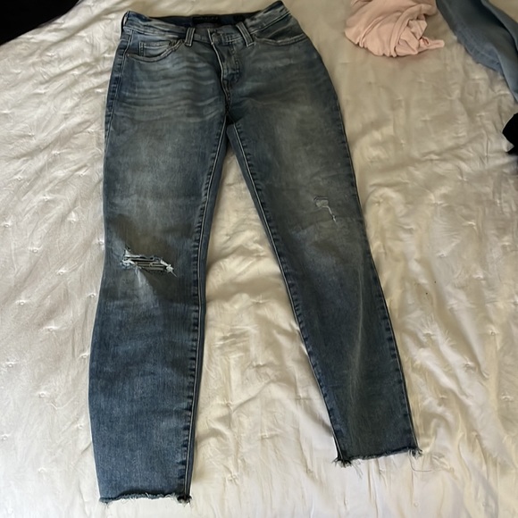 Lucky brand mid rise skinny jeans. Ava style size 2/26. Worn once - Picture 3 of 3